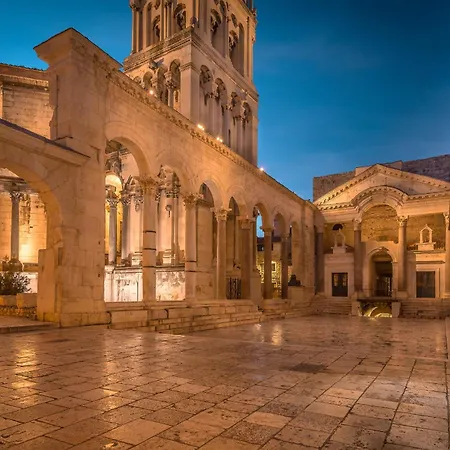 Apartamento Riviera Premier *